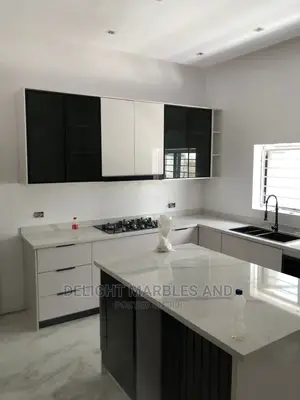 Plain White Round Kitchen Countertops