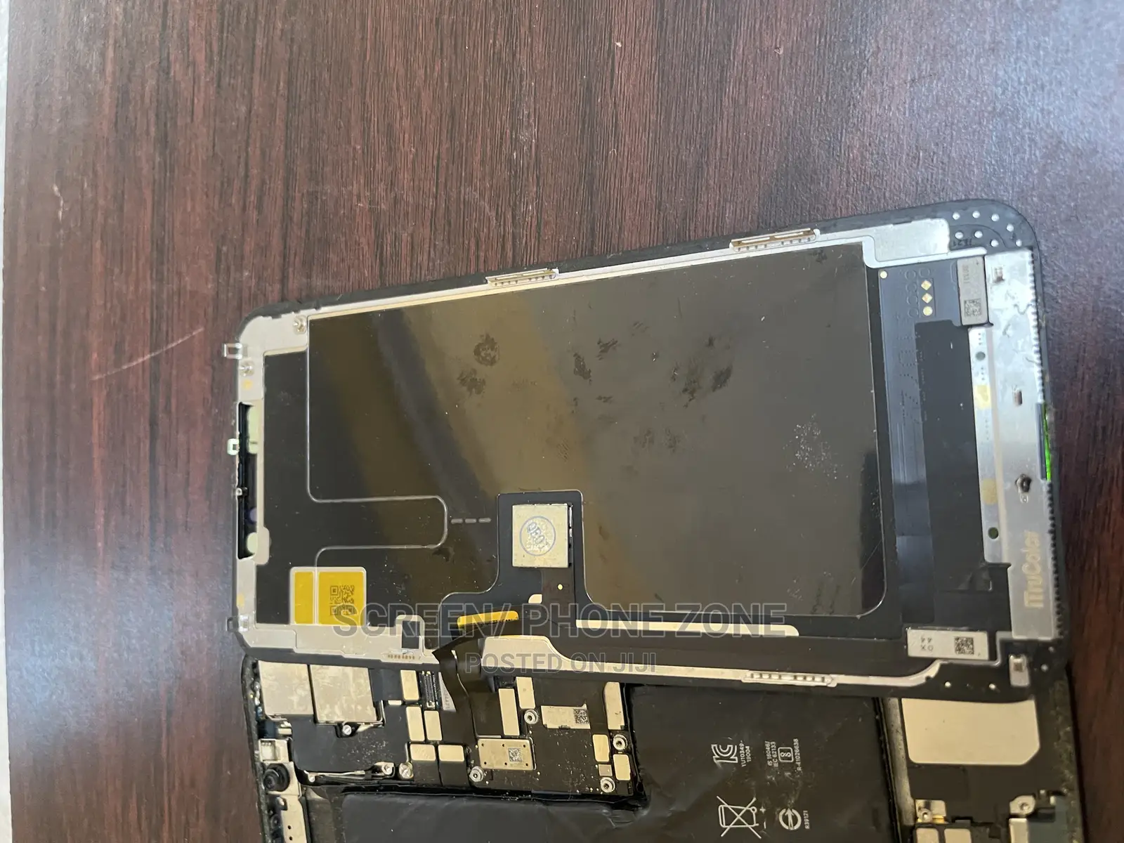 11 Pro Max Screen With Cracks