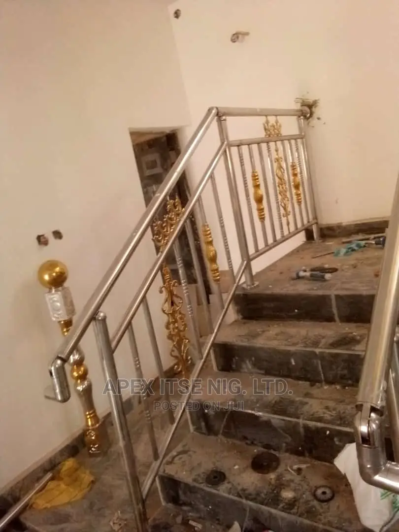 Cumby Starter Gold Railings