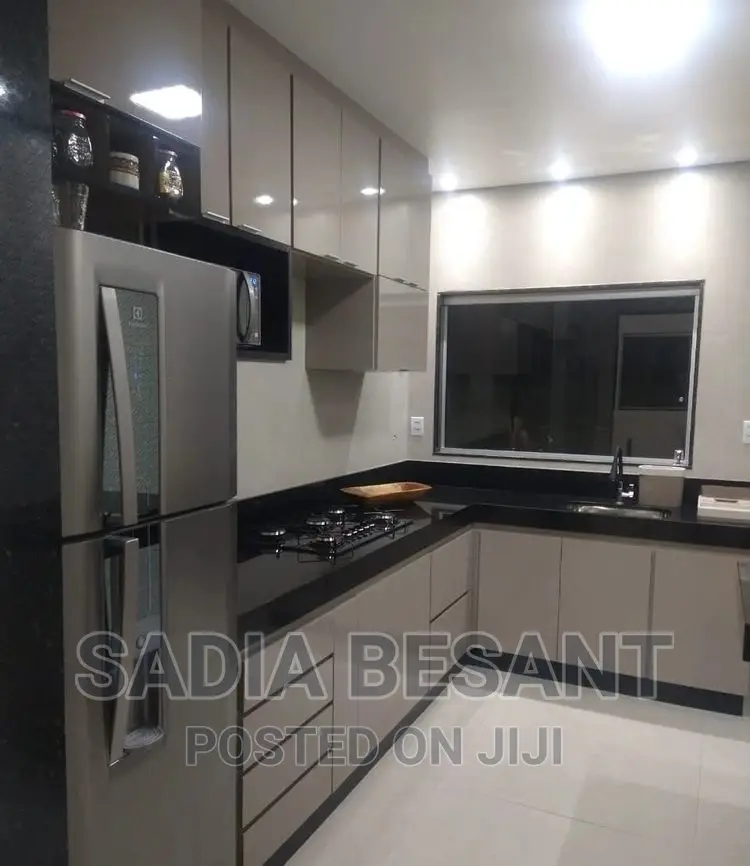 Kitchen Cabinet Design and Acessories