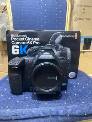 Blackmagic Design Pocket Cinema Camera Pro (Canon Ef)