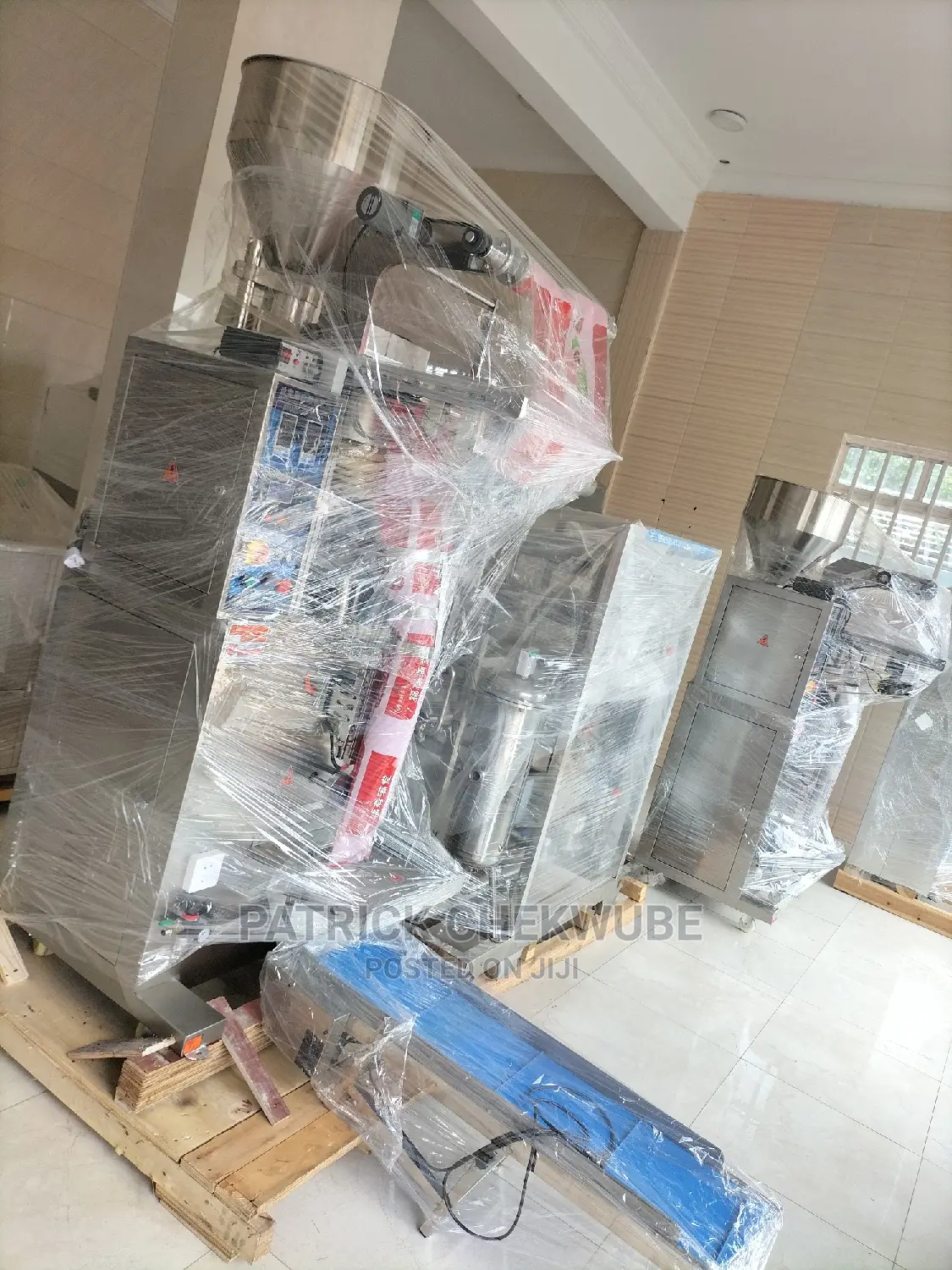 Granules Packaging Machine