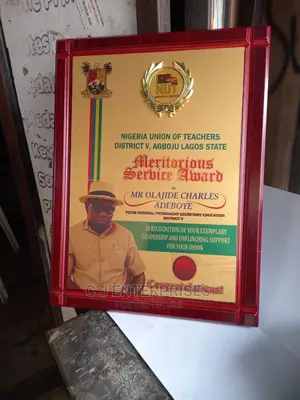 Wooden Award C8