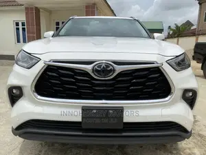 Toyota Highlander Limited 2021 White