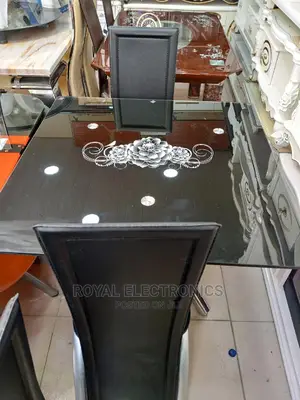 Reliable Quality Imported Dining Set With 4 Leather Chairs