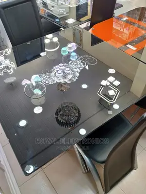 Beautiful Imported Dining Set With 4 Leather Chairs