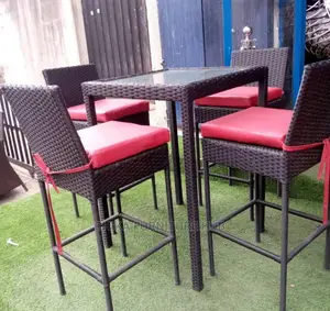 High Ratten Bar Stools