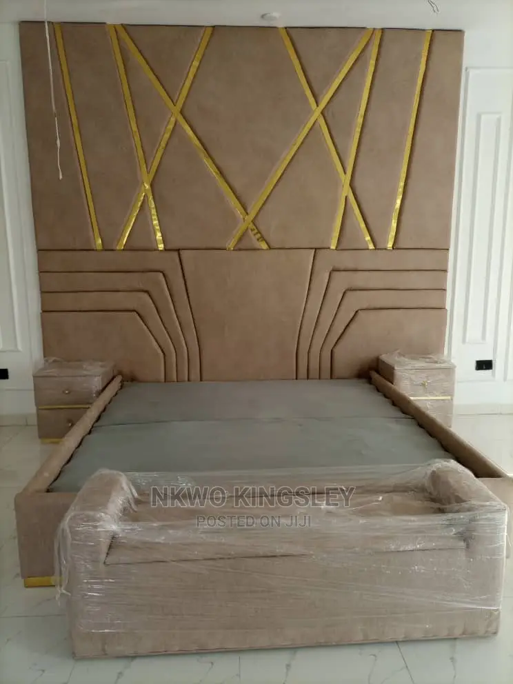 Quality 6 X 6 High Back Rest Padded Bedframe.