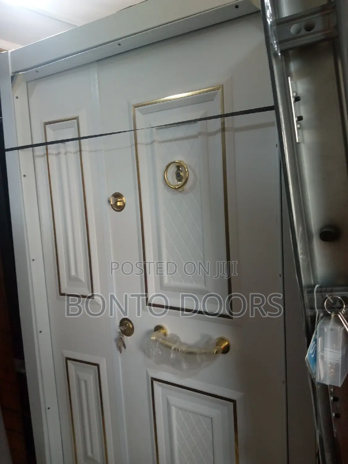 Luxury 4ft White Embossed Door