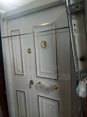 Luxury 4ft White Embossed Door