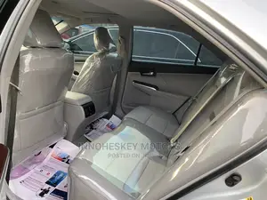Toyota Camry XLE V6 4dr Sedan (3.5L 6cyl 6A) 2012 Silver
