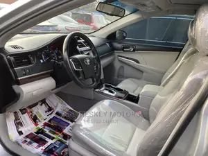 Toyota Camry XLE V6 4dr Sedan (3.5L 6cyl 6A) 2012 Silver