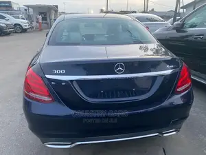 Mercedes-Benz C300 2016 Blue