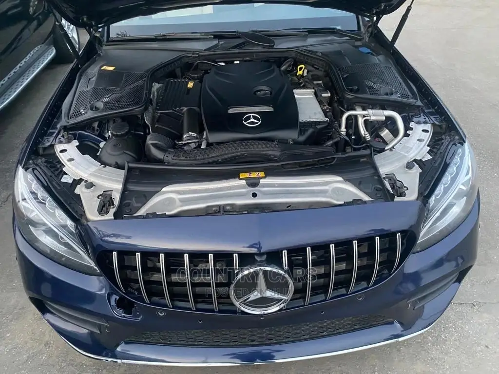 Mercedes-Benz C300 2016 Blue