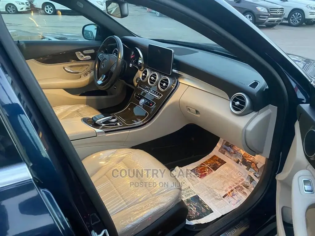 Mercedes-Benz C300 2016 Blue