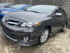 Toyota Corolla 2010 Gray