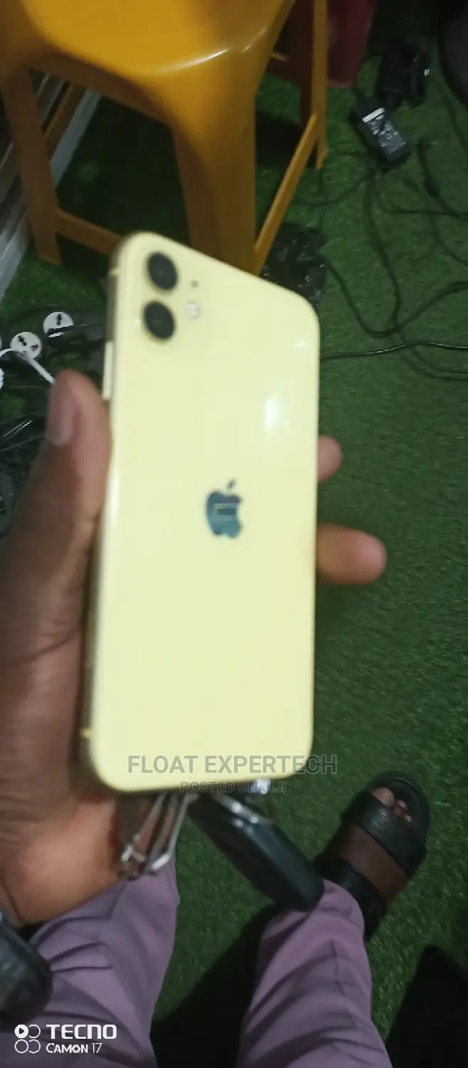 Apple iPhone 11 64 GB Yellow
