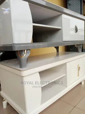 Furniture Centr Table