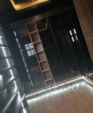 Walk in Closet