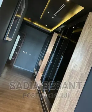 Walk in Closet