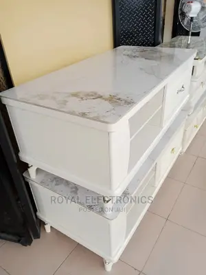 World Class Modern Center Table With Drawer