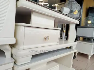 Good Quality Modern Center Table With Drawer