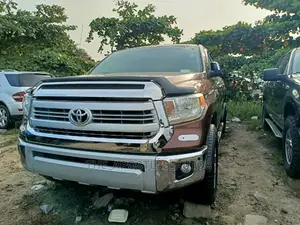 Toyota Tundra 2018 Brown