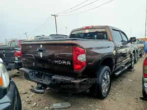 Toyota Tundra 2018 Burgundy