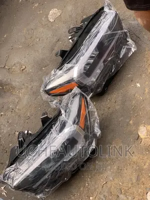 Headlight for Toyota Tacoma 2020 Mode LED Available