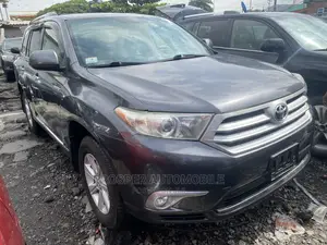 Toyota Highlander Limited 3.5L 2WD 2013 Gray