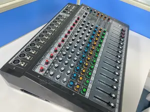 Yamaha/Dynamic Sound 12chanels Powered Mixer