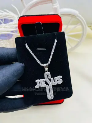 Unique Chain and Pendant