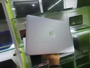 Laptop HP EliteBook 820 G3 8GB Intel Core I5 HDD+SSD 500GB