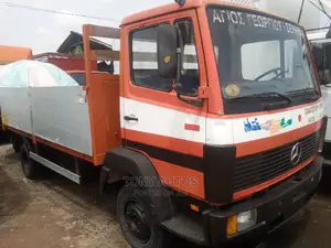 Mercedez Pick Up 814 With 4 Cylinder