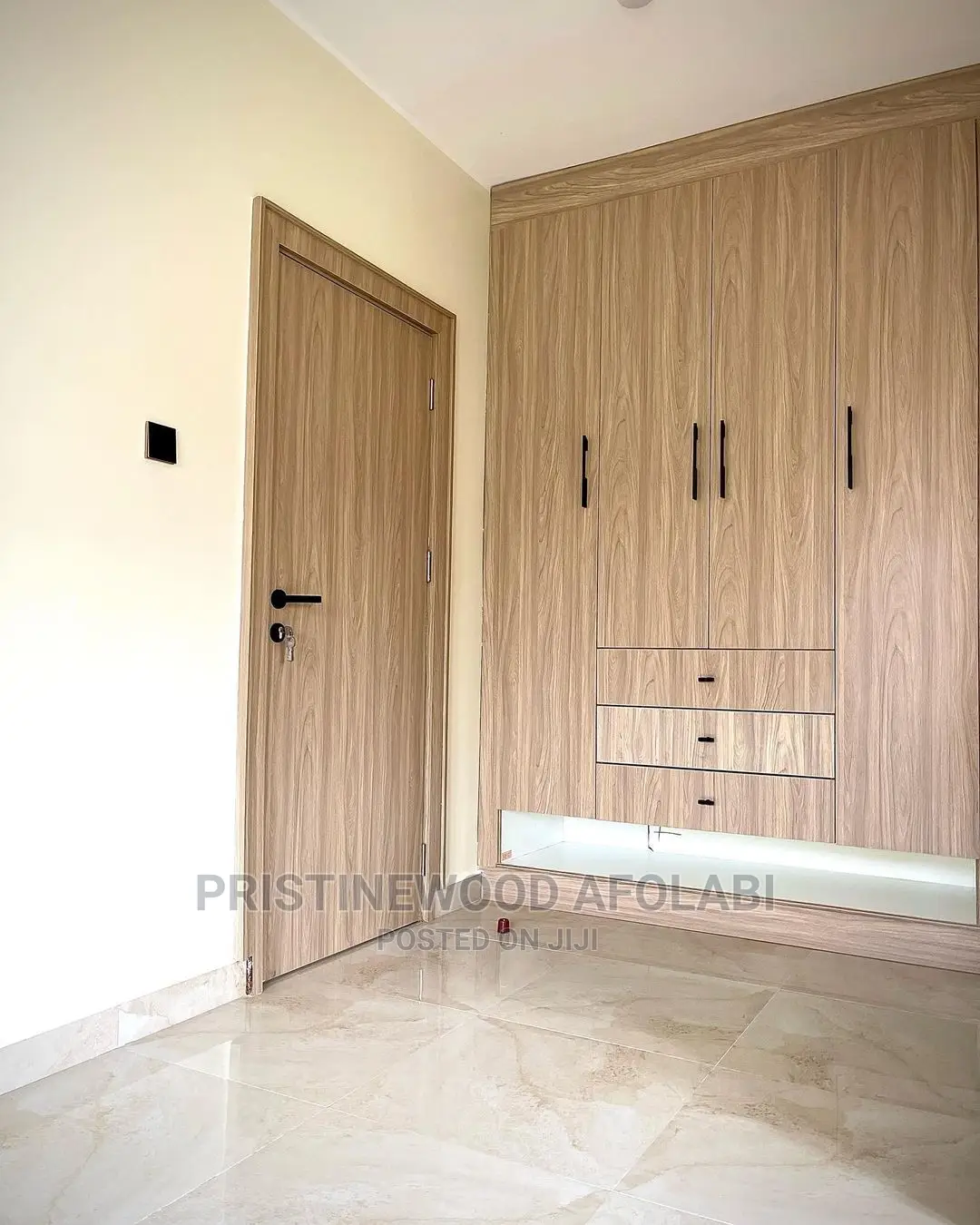 Wardrobe by Pristinewood