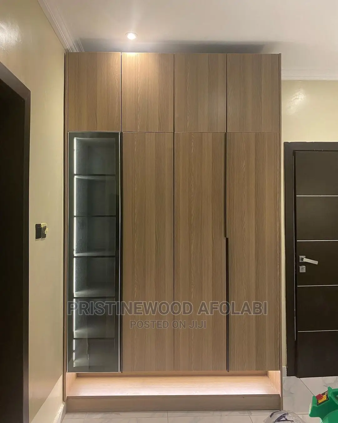 Wardrobe by Pristinewood Design