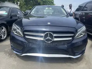 Mercedes-Benz C300 2016 Blue