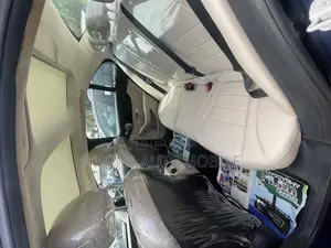 Mercedes-Benz C300 2016 Blue