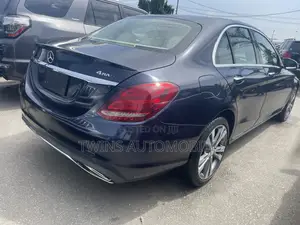 Mercedes-Benz C300 2016 Blue
