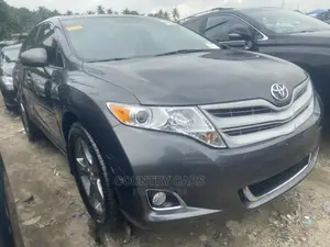 Toyota Venza V6 AWD 2010 Gray