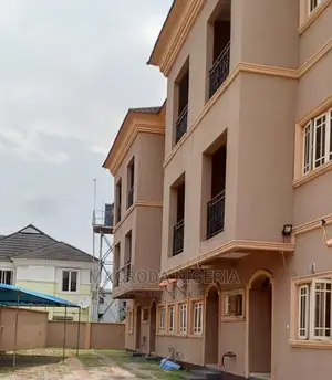 4bdrm Duplex in Inside An Estate, Ikeja for rent