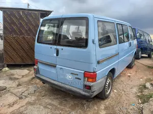 Volkswagen Transporter 2006 Blue