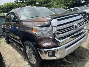 Toyota Tundra 2017 Brown