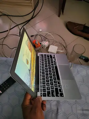 Laptop Apple MacBook Air 2GB Intel Core I5 SSD 60GB