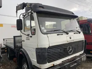 Photo - Mercedes Benz Hiyab