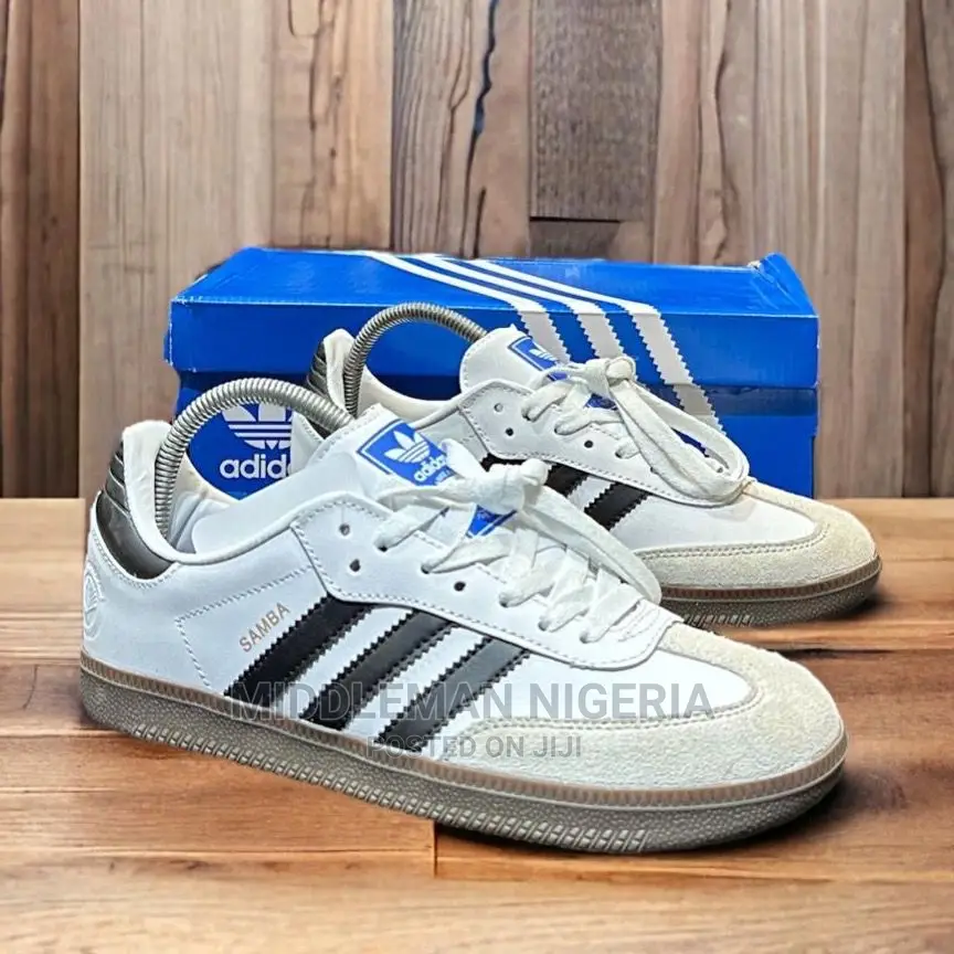 Adidas Sneakers