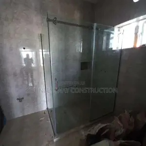 Shower Cubicle With Foreign Ruler