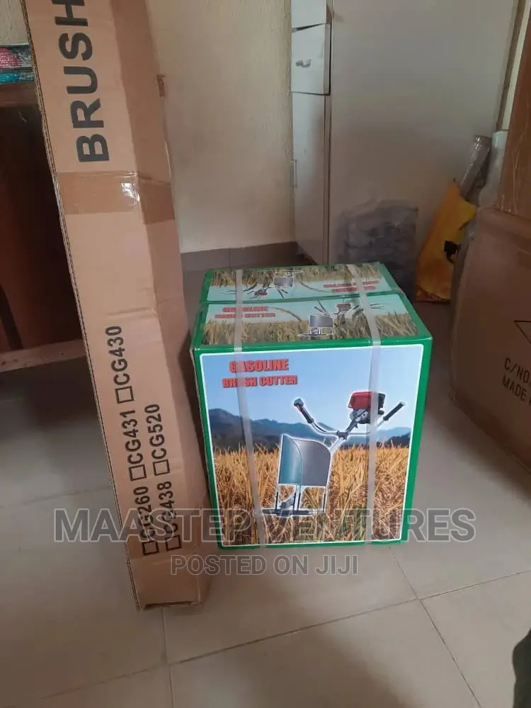 Rice Harvester Machine