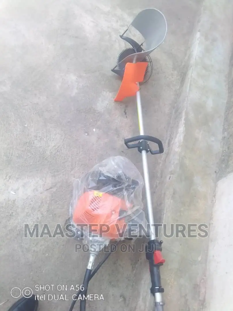 Rice Harvester Machine