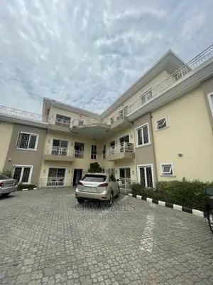 3bdrm Block of Flats in Lekki Phase 1 for rent